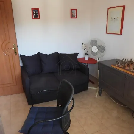 αpartment With Attic *